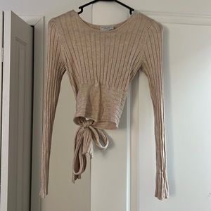 Cropped long sleeve top